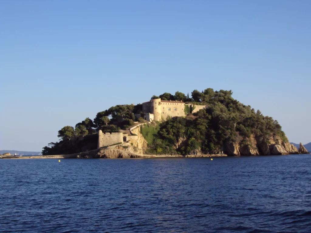 Fort de Brégançon - Villa et chambre d'hôtes vue mer Le Lavandou