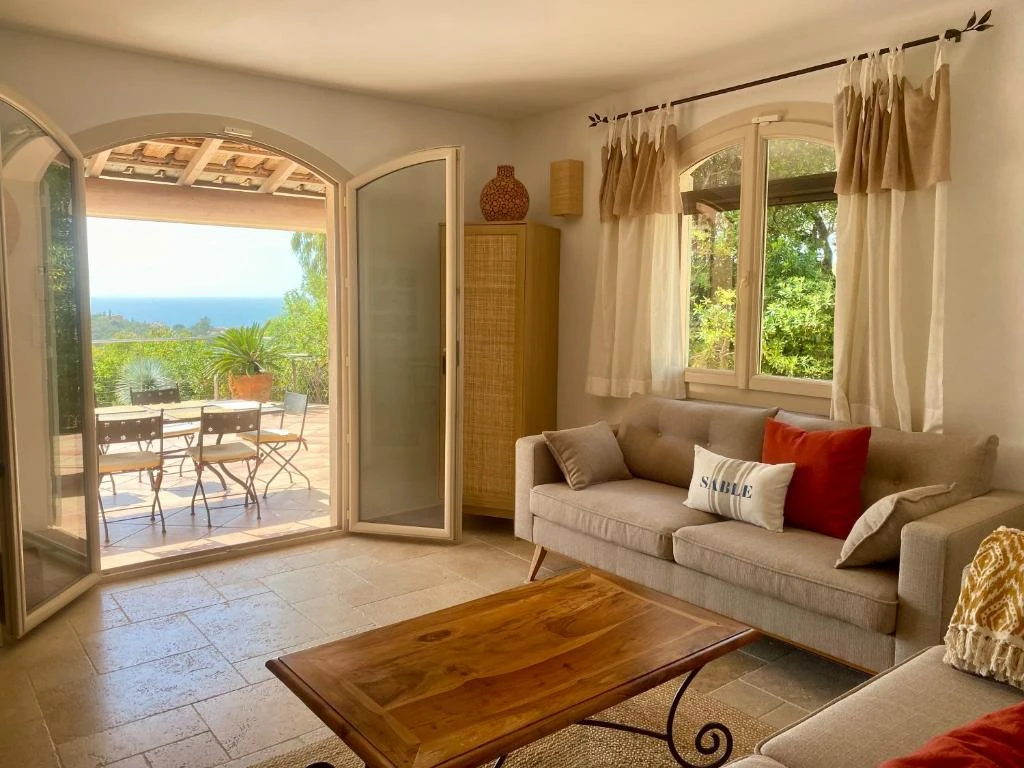 Salon 3 - Villa et chambre d'hôtes vue mer Le Lavandou