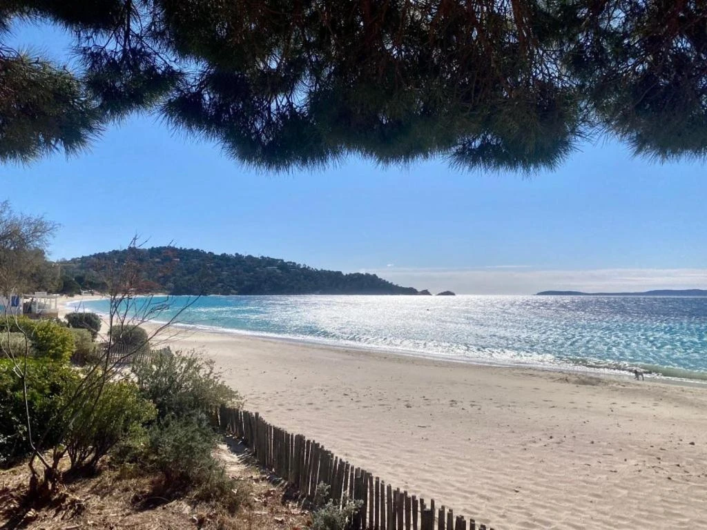 Plage - Villa et chambre d'hôtes vue mer Le Lavandou
