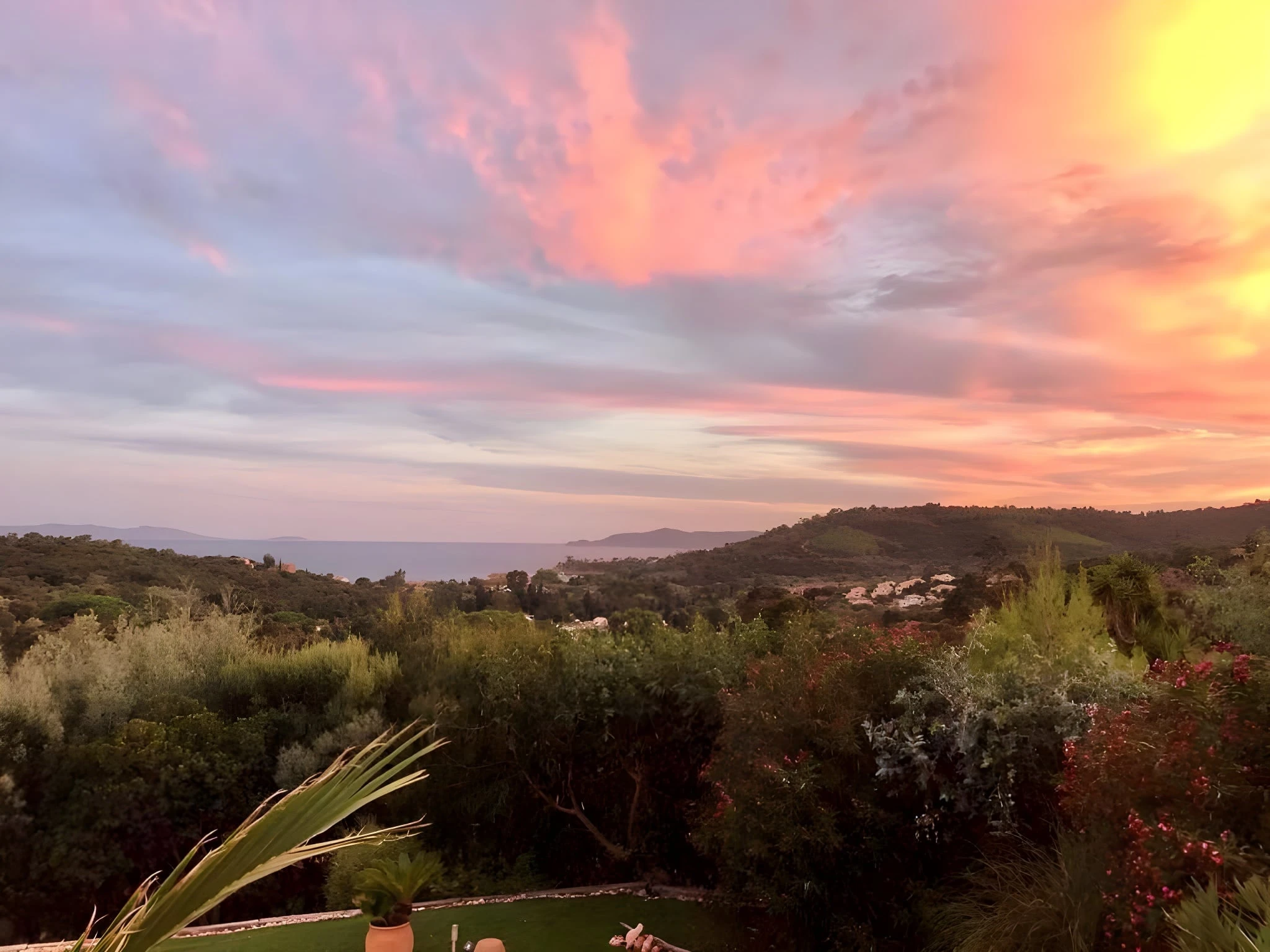 Coucher de soleil - Villa et chambre d'hôtes vue mer Le Lavandou