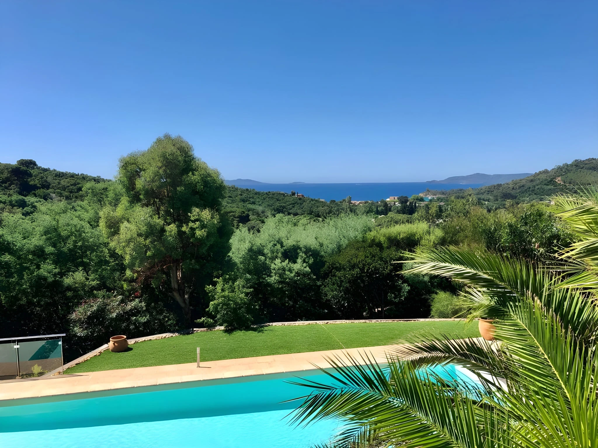 Vue mer - Villa et chambre d'hôtes vue mer Le Lavandou