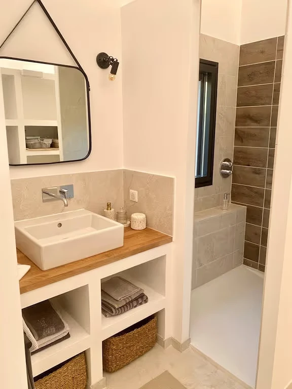 Salle de bain suite - Villa et chambre d'hôtes vue mer Le Lavandou