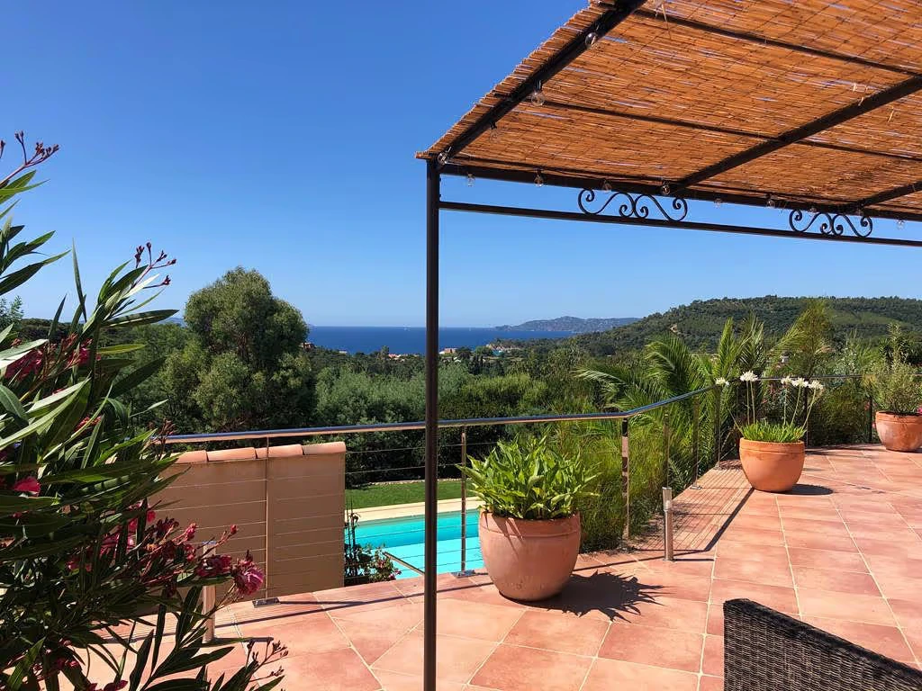Terrasse suite - Villa et chambre d'hôtes vue mer Le Lavandou